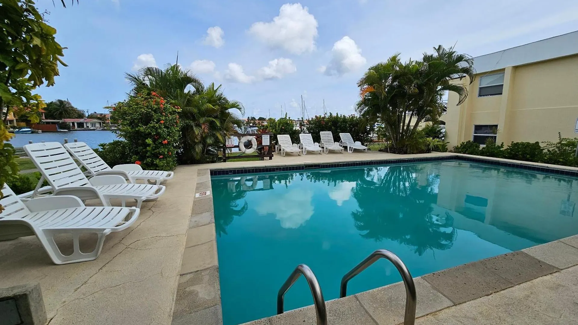 Nyaraló Bay View #7 Is A 2-Bed, 3,5-Bath Waterfront Townhouse In A Gated Community, Townhouse Villa Gros Islet